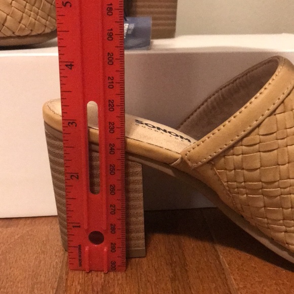 NWT Sonoma Slip On Tan Mules - Picture 2 of 6